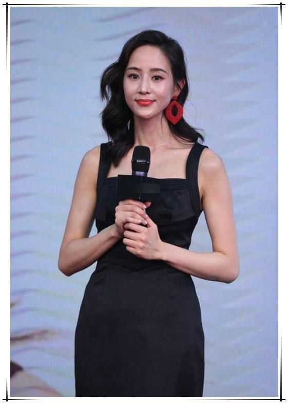 看了张钧宁的吊带裙，再看高圆圆，特想问赵又廷一句:后悔过吗?