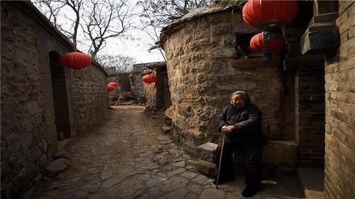  「自理」单身无子女，将来老了生活难自理，该怎么办？