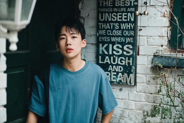 郭德纲“土味时尚”后继无人？郭麒麟转型文艺暖男，不输小鲜肉