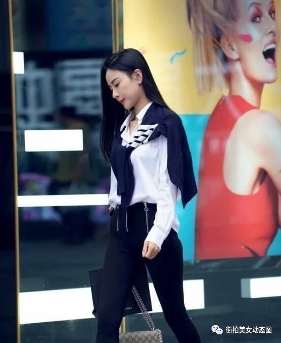 街头的潮流美女们，每个都是精准女孩