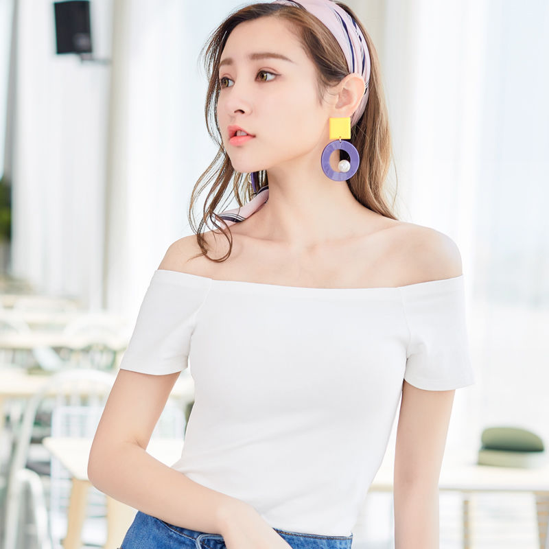 丰满女人应该这样子穿，看看下图女人穿法，火辣又撩人