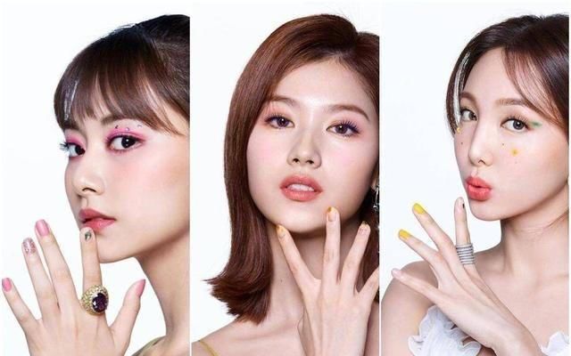  TWICE■TWICE组合画报，“九人九色”韩国彩妆魅力，显青春年华少女气息