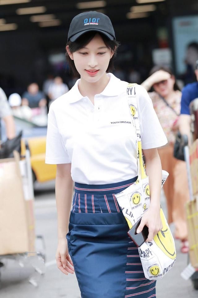 张俪都市丽人范儿，长腿霸屏!