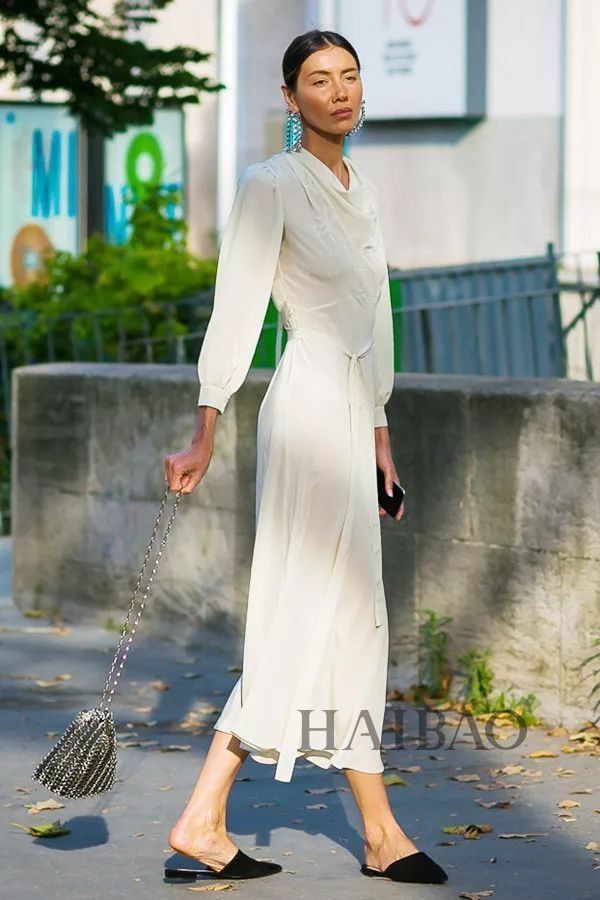 好看| 连衣裙+凉拖这组绝配CP，上班约会谁穿谁美!