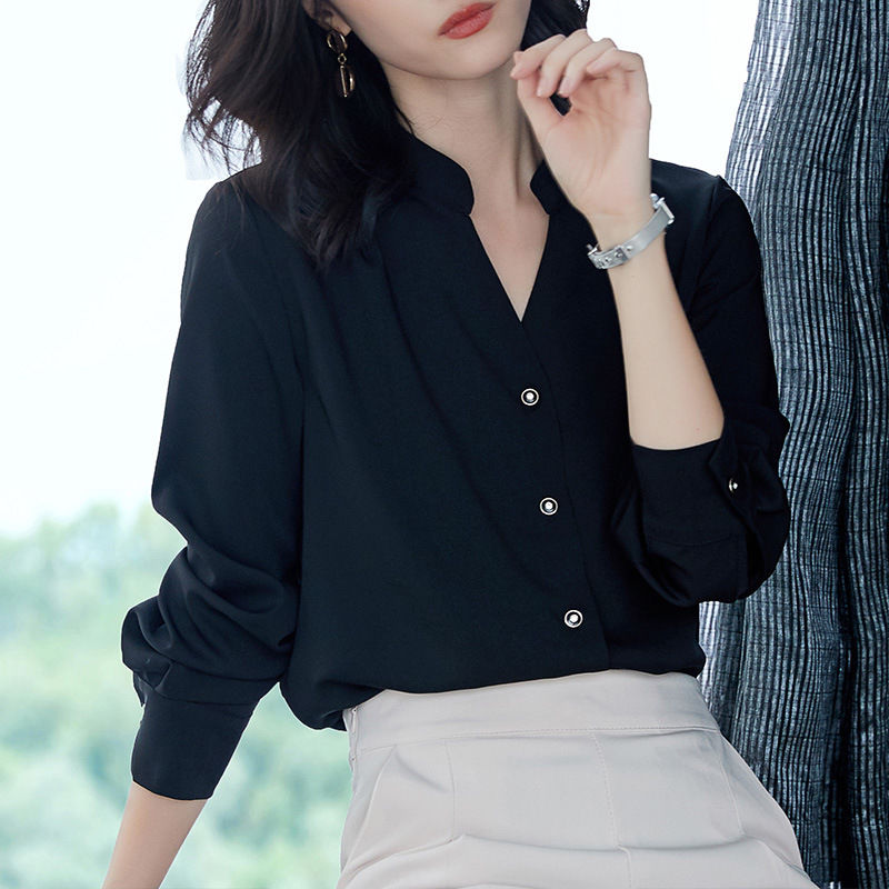 假如我才30几，旗袍白送我也不穿，瞧小衫+开衫，美的令我羡慕