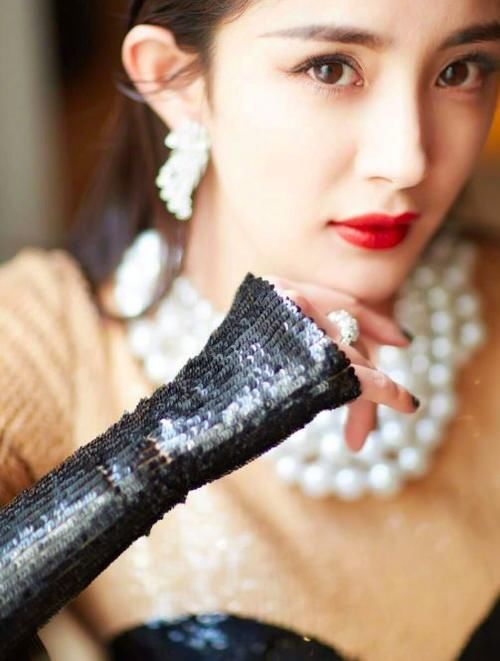 杨幂的“扶摇妆”比白浅好看一万倍，怪不得阮经天对她摸脸杀！