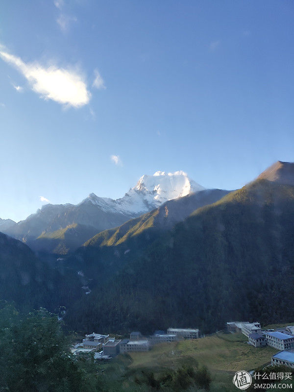 雪山/草场/海子,与魅族16th踏上色达+稻城川西环游