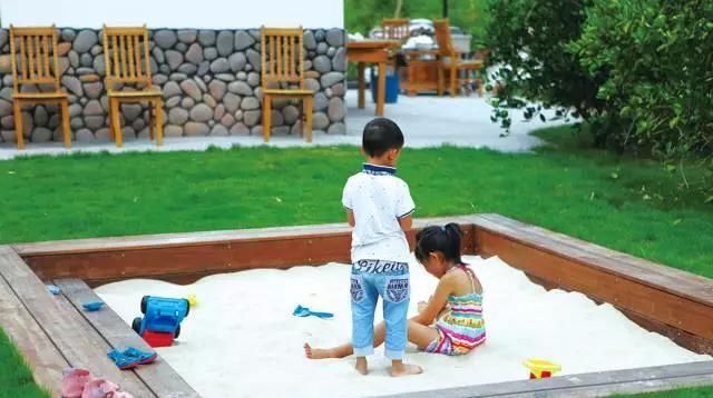 40岁大叔为钓鱼买下一座岛，改造破屋成海景房，真过瘾