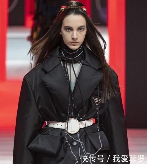 『时装周』2020秋冬时装周:玩转性别印象,Prada展现女性的强大力量