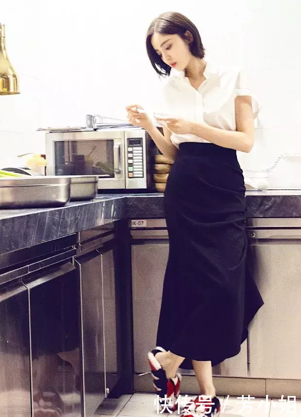 世界上怎么有古力娜扎这样的人，T恤＋短裤也能美上天，厉害了！