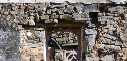 浙江700年石头村,生活用具都是石制品,仿佛回到石器时代!