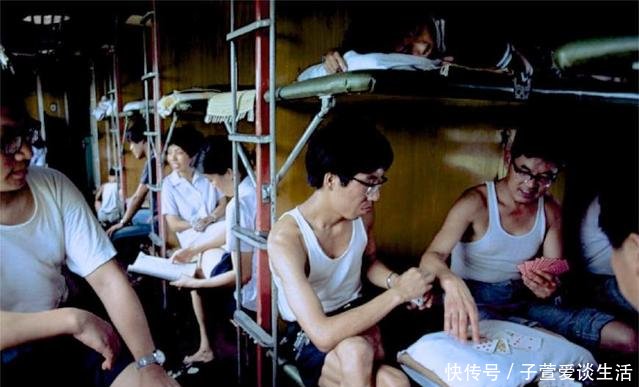 高清老照片80年代初的中国，有些场景已消失有些场景让人难忘