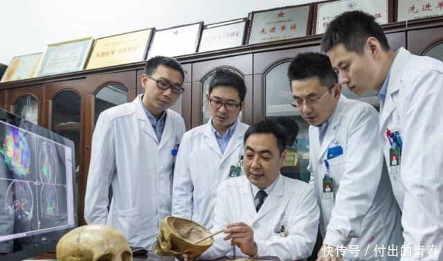 中央军委给侯立军记一等功庆功大会举行