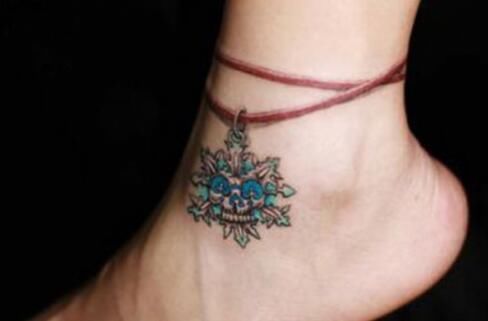 女生精美脚踝纹身分享 脚链简简洁款图片欣赏