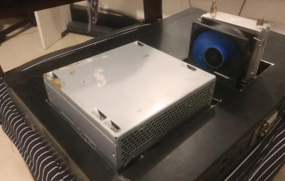  「小巧」小巧桌面机箱改造，9年老机器流畅跑win10