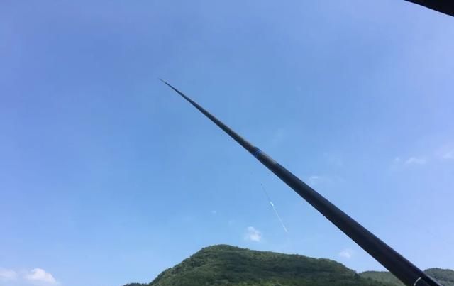  果是锅底型|高手教你钓鱼如何找底?学会了就不怕掉不到大鱼了!