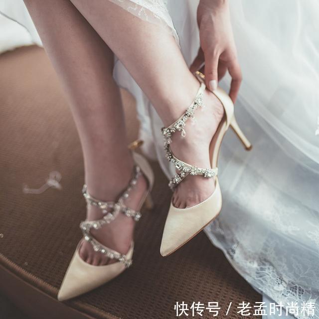  『气质』小仙女除了要穿仙女裙，还要穿高跟鞋