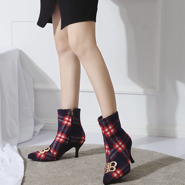 可以试试这样的高跟，让你的品味上升一个档次，上升品质