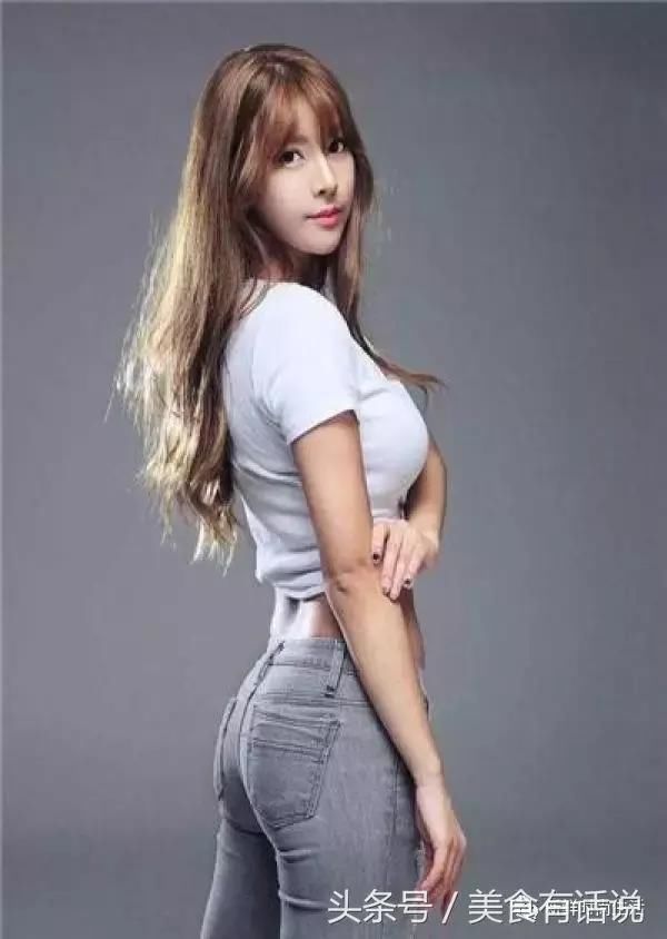 女人穿上紧身裤凹凸有型，让人一饱眼福