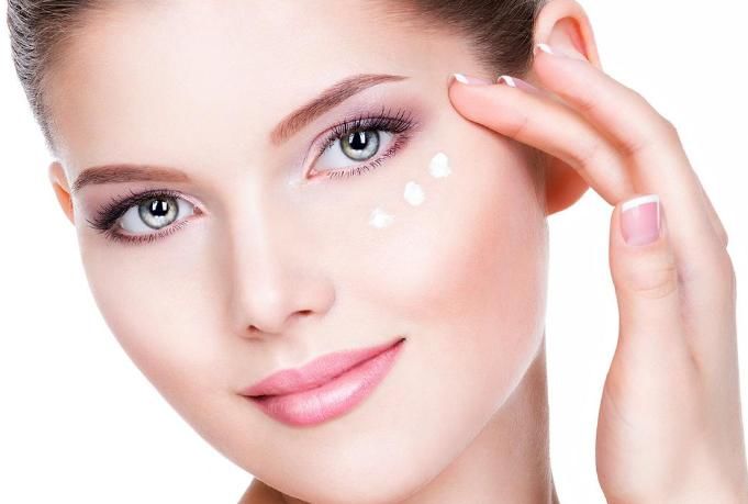  「美眉」有眼袋的美眉们，想要去除眼袋该怎么做。都有哪些好办法呢？