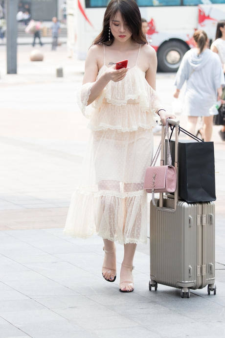 街拍路人，时尚从来都是不分年龄的，穿搭到位才是时尚的根本！