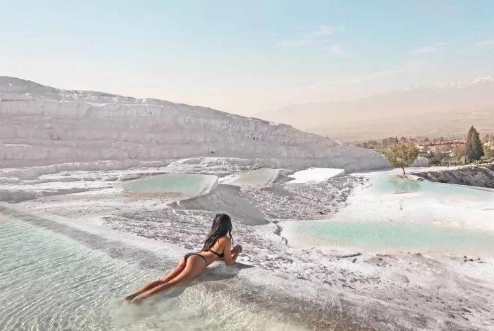 去土耳其旅行的姑娘 为什么一天要换10套衣服？