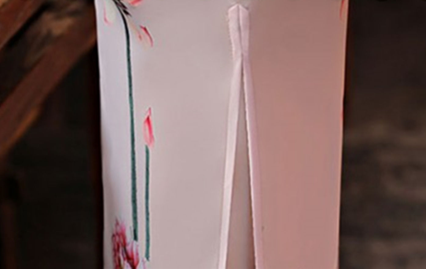 城市女人真会穿，竟然旗袍裙配丁字裤?妩媚优雅兼顾，美出新高度