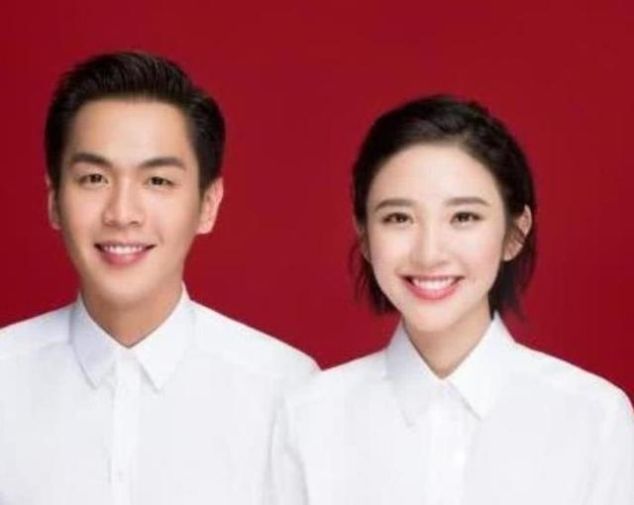 有种证件照叫papi酱结婚证,别人都是白衬衫,