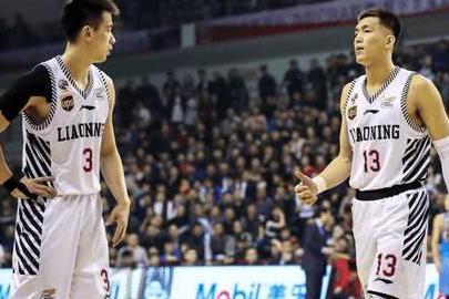 找到辽篮连胜的原因了，原来场上一直有6人在，难怪14连胜