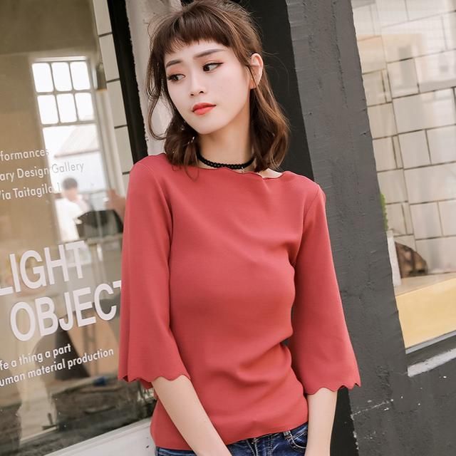 小姐姐：过时的毛衣快扔了吧！今秋流行的这几款，不薄不厚刚刚好