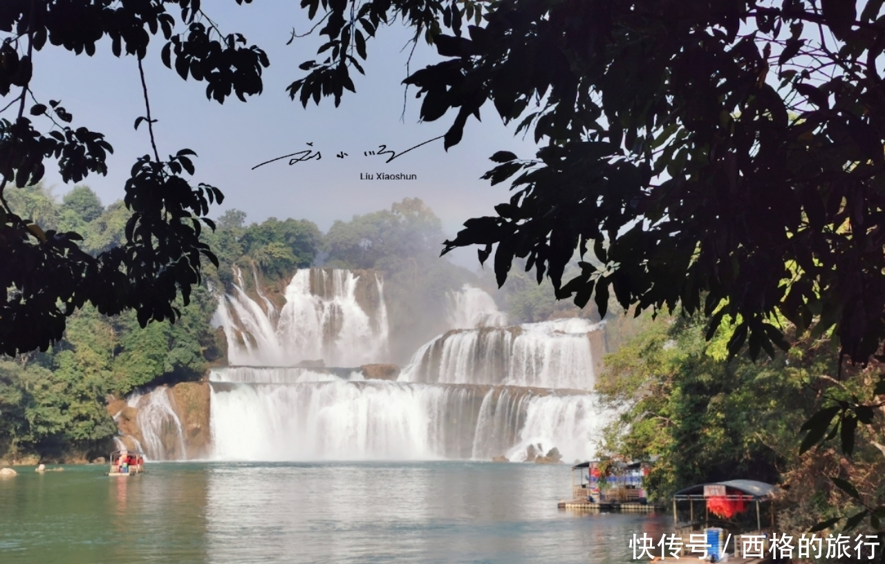 十一当天实拍广西5A级旅游景区,到处是国旗,游客并没有想象的多