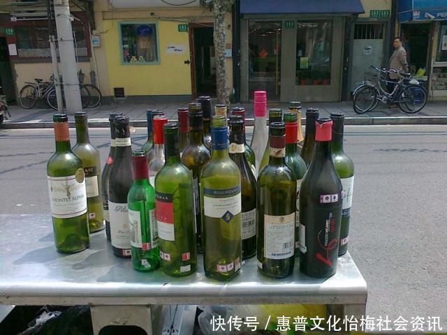 80年代的农村，一个空啤酒瓶能卖5毛钱，为何如今白送都没人要