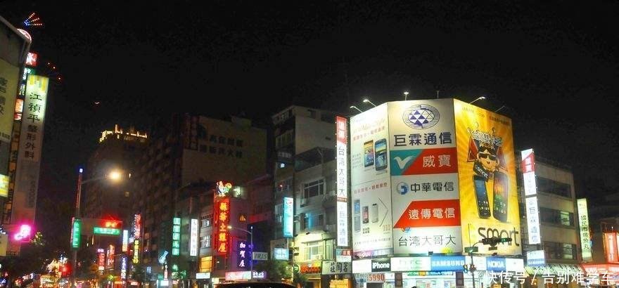 大陆男去台湾旅游,吐槽破旧得像县城,导游一句话回应让人心疼