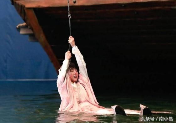 赵丽颖停工话题空降微博热搜，颖宝回应：最近很讨厌心术不正的人