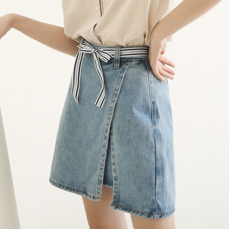 告诉你，半身裙穿在膝盖之上，配双裸鞋，显高尤其气质