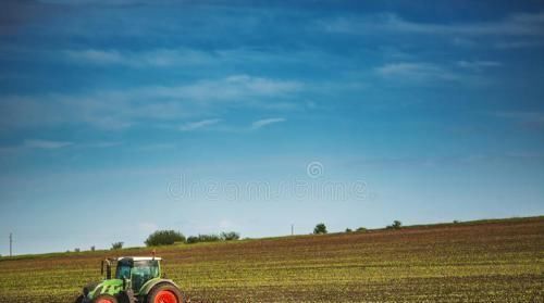  流转@2020年土地流转多少钱一亩？如果不愿意转了怎么办？