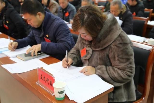 看滨溪风情 评浙派民居 庆元党代表评议党建开启“期末大考”