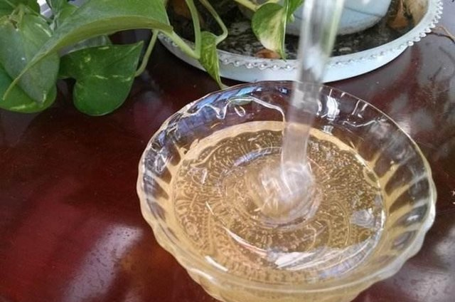 家中的小物,女人睡前用它抹脸,一周就能抚平皱纹,皮肤白嫩细腻