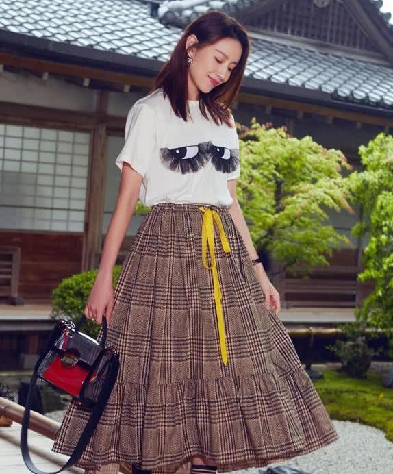 她曾被陈坤苦苦追求，却选择和“丑男”交往，穿搭时尚有气质！