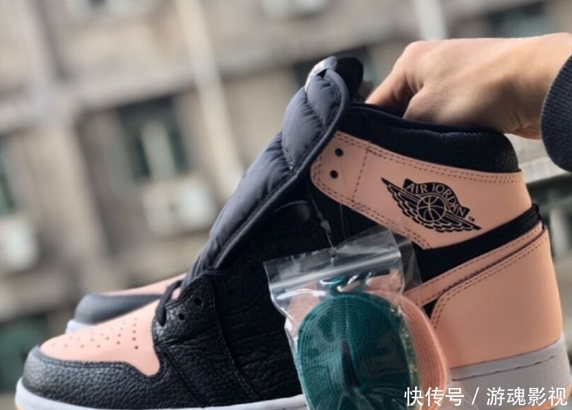 粉色@男女通吃的最强鞋款来了!你get到了AJ 1“黑粉脚趾”的颜值吗?