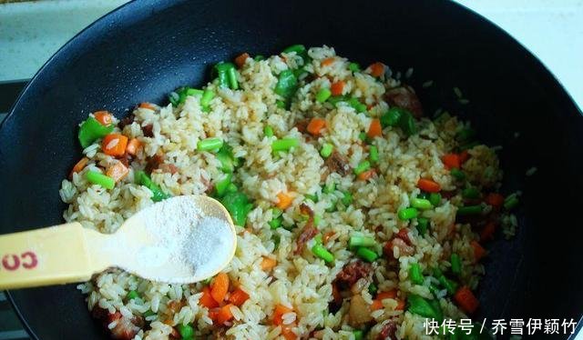 荤素■这碗炒饭学会了,再也不怕剩米饭,荤素搭配做便当真好