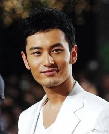 黄晓明涉及18亿操纵案，却甩锅给母亲，网友大骂：孝子称号粉碎