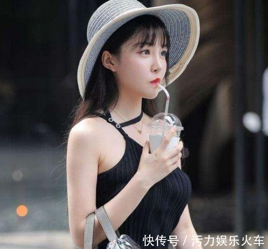 街拍 大街上悄悄发现的美女小姐姐, 是魂牵梦萦的样子了!