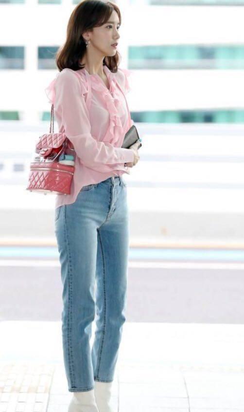 当42岁马伊琍撞上28岁林允儿同穿粉衫，网友：这差距可没有14岁！