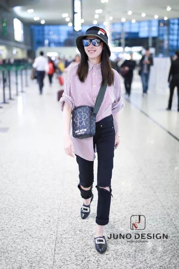 服气| 三年前一夜爆红如今又霸屏了?街拍里的张天爱才是真冷艳霸