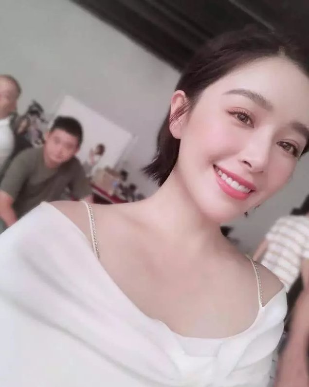 纪凌尘时隔半个月接受采访，否认某传闻，这是在蹭阚清子热度