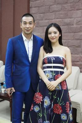 蔡文静时尚搭配，清新可爱，时尚美丽，优雅大方，有颜值霸气十足