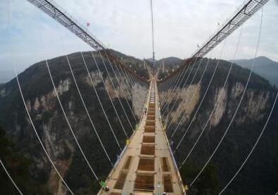 总投资超10亿！用70万吨混凝土6万公里长钢丝架起大西南超级工程