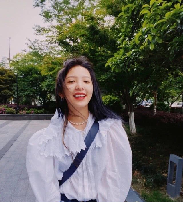  【衬衫】花边衬衫既清凉透气又彰显气质 可单穿可内搭