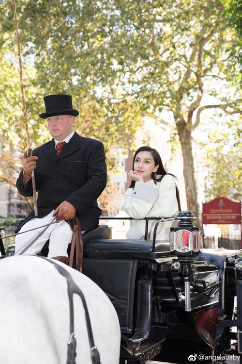 Angelababy晒伦敦之行美照，淡雅的妆容，清新的气质美极了